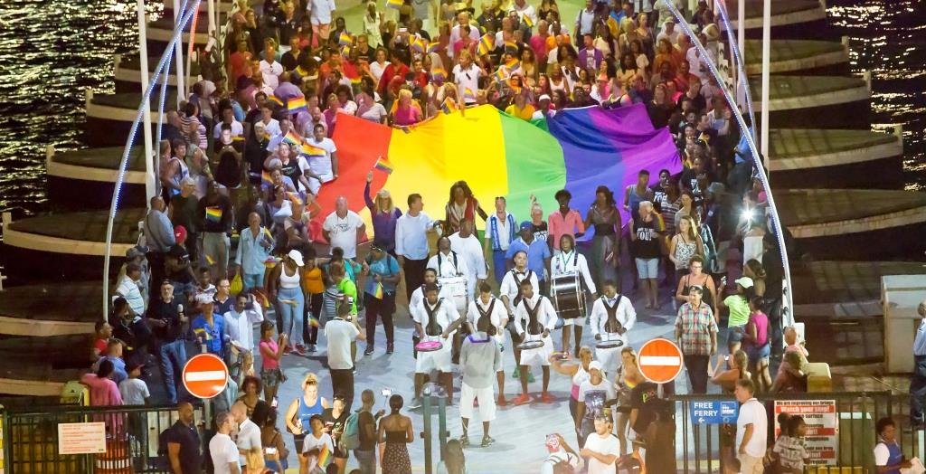 curaçao Agenda de uma das maiores paradas gay do Caribe conta diversas atividades, passeios náuticos, eventos ao ar livre como a Pride Walk e a White Party, além de visitas a parques nacionais