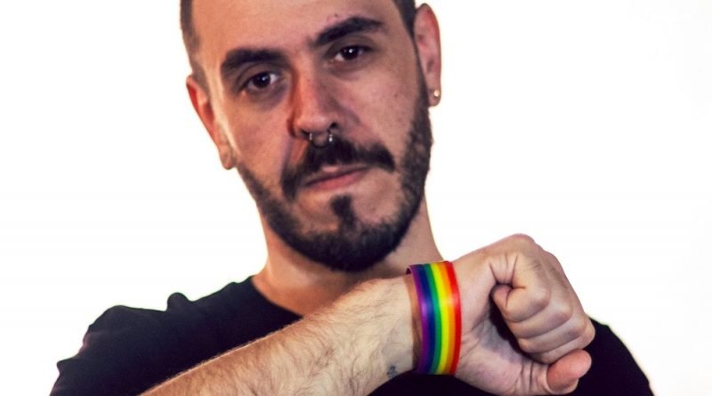 De Lucca denunciará ao Ministério Público o apresentador Gilberto Barros por homofobia